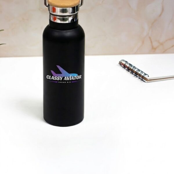 Insulated Bottle With Bamboo Cap Black Or White